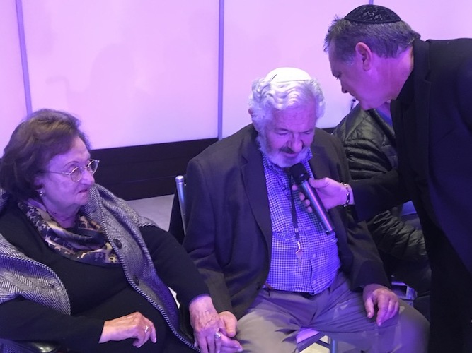 Cilli y Benny Reiness, cantando