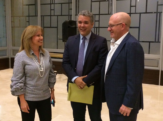 Compartiendo charla con Sandra y Jack Goldstein