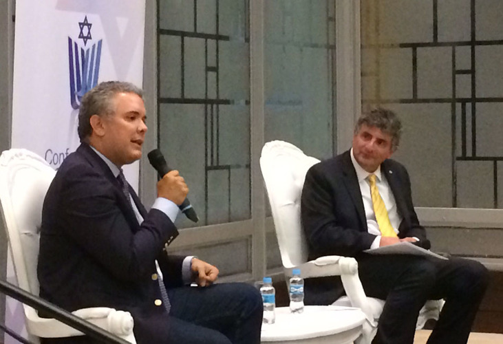 Dr. Duque contestando