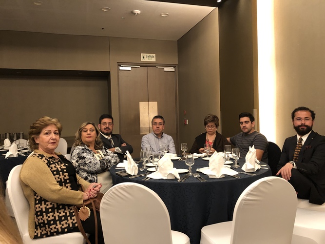 Rosita Dargoltz y mesa