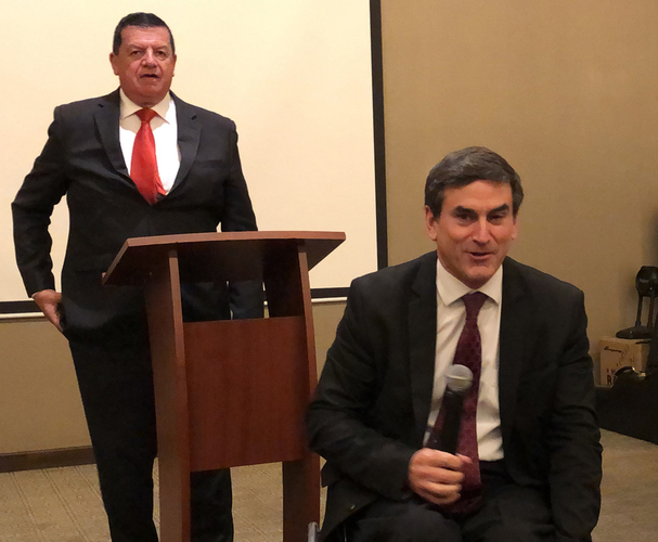 Pastor Gomez con Klopatovski