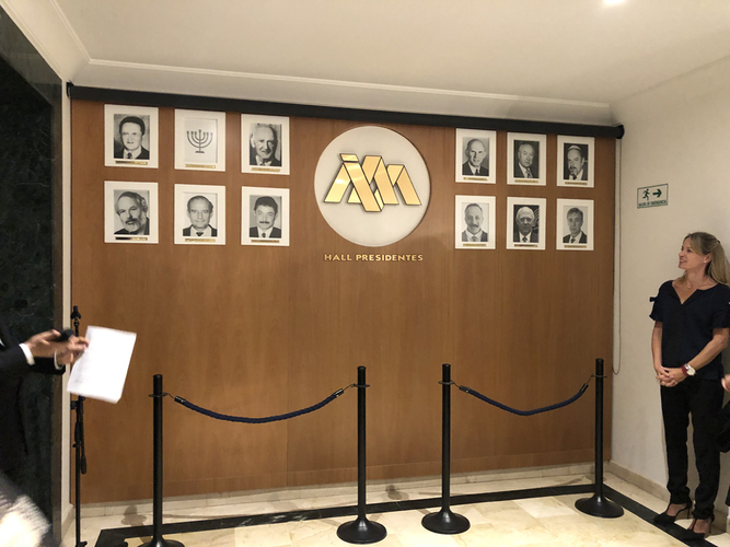 Aielet Levy descubre pared de presidentes