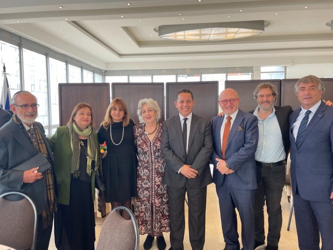 Rav Goldschmidt, Raquel diorectora de Hashavua - Jacqueline Szapiro - Rosita Dargoltz - pastor Raul Rubio de Yovel - Jack Goldstein - Leon Camhi - Marcos Peckel