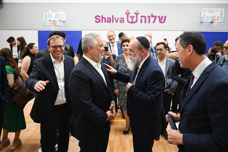 Duque con Rabino Kalman Samuels - Gilinski y Roni Kaplan